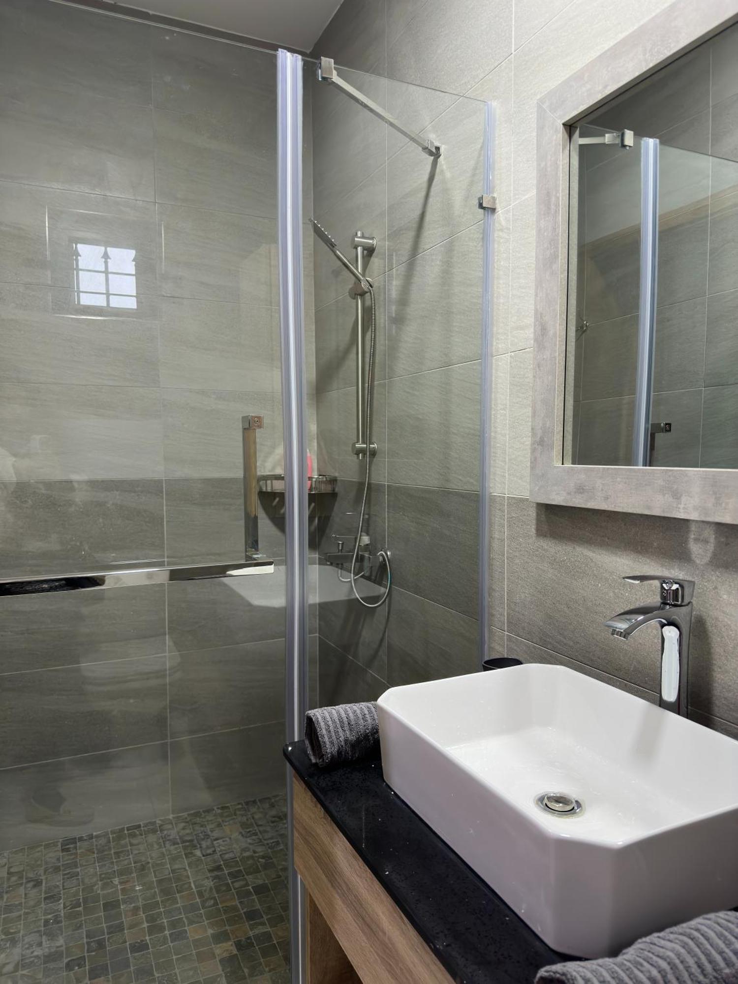 Seasand-Entire Luxury 3 Bd Condo - Close To Beach Flic-en-Flacq Kültér fotó